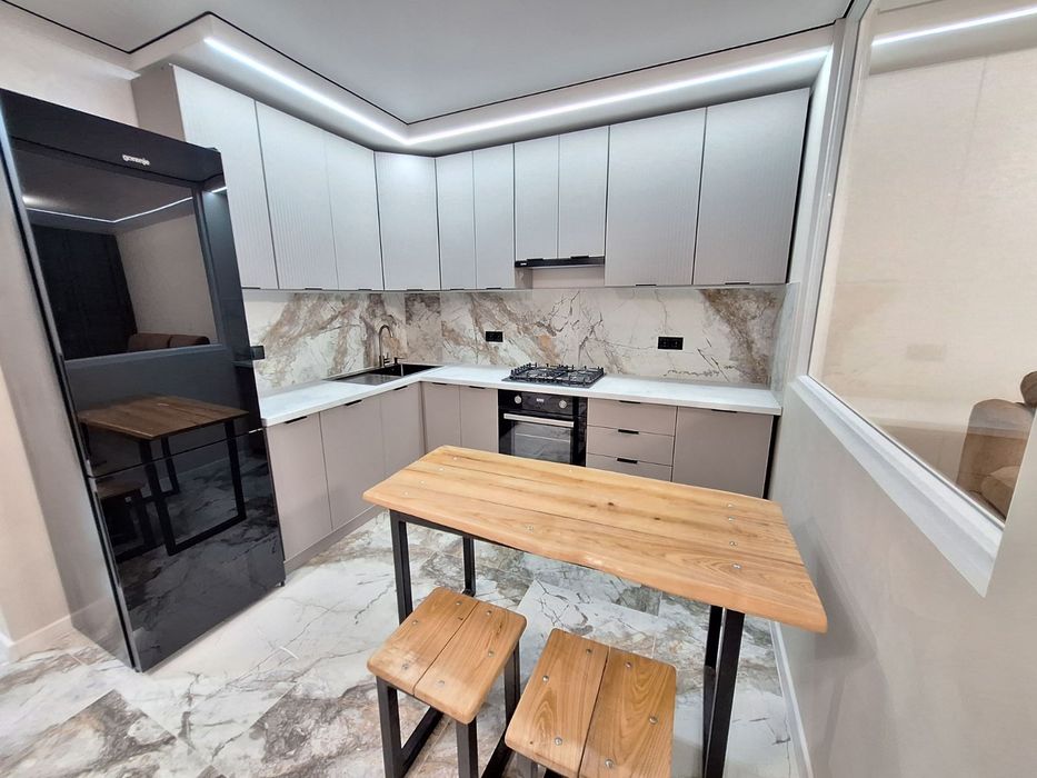 Стильна та комфортна 2/х кім + кухня/студіо