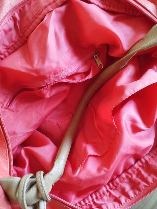 Сумка женская вместительная. Внутренние карманы