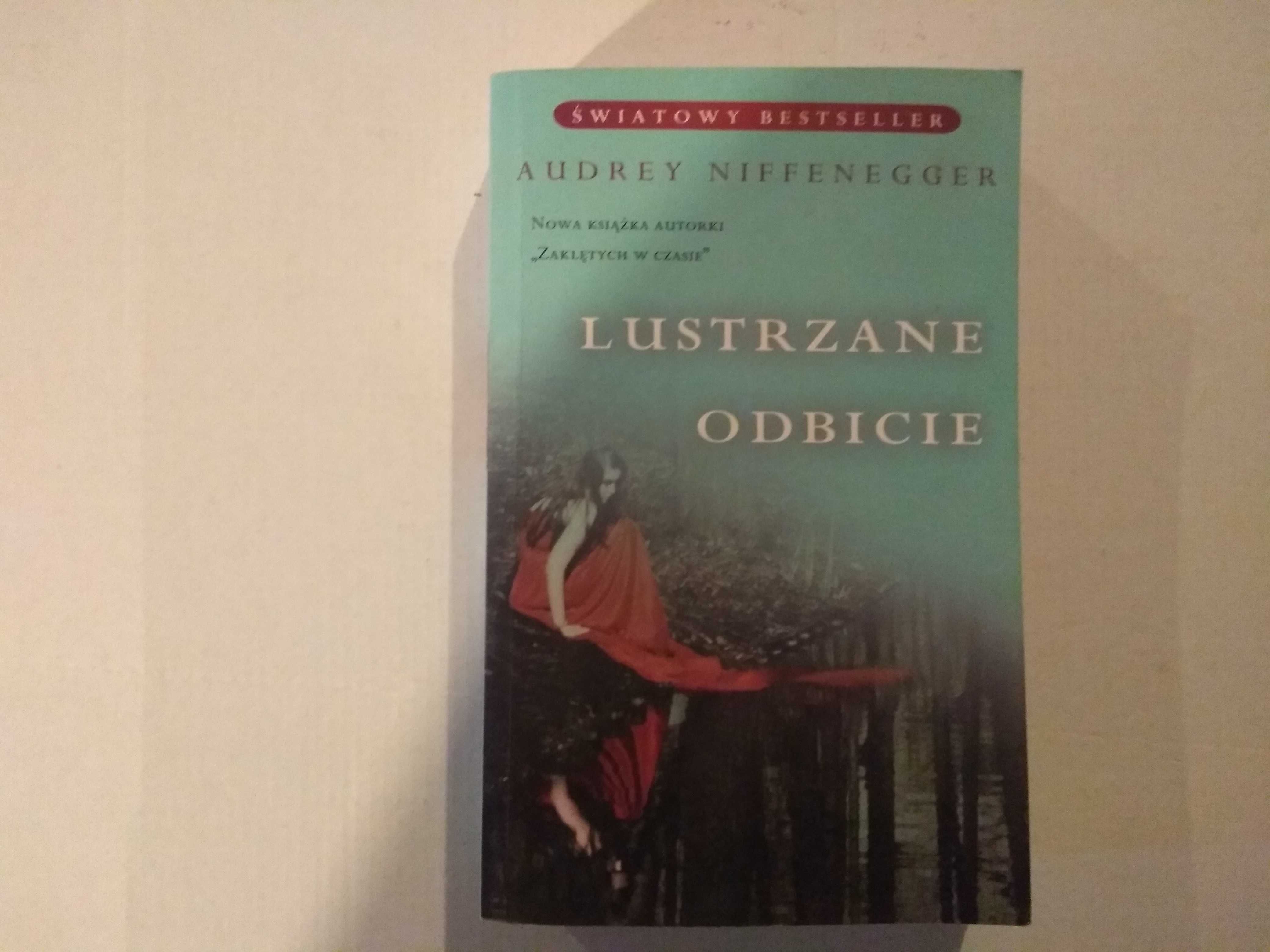 Dobra książka - Lustrzane odbicie Audrey Niffenegger (A7)