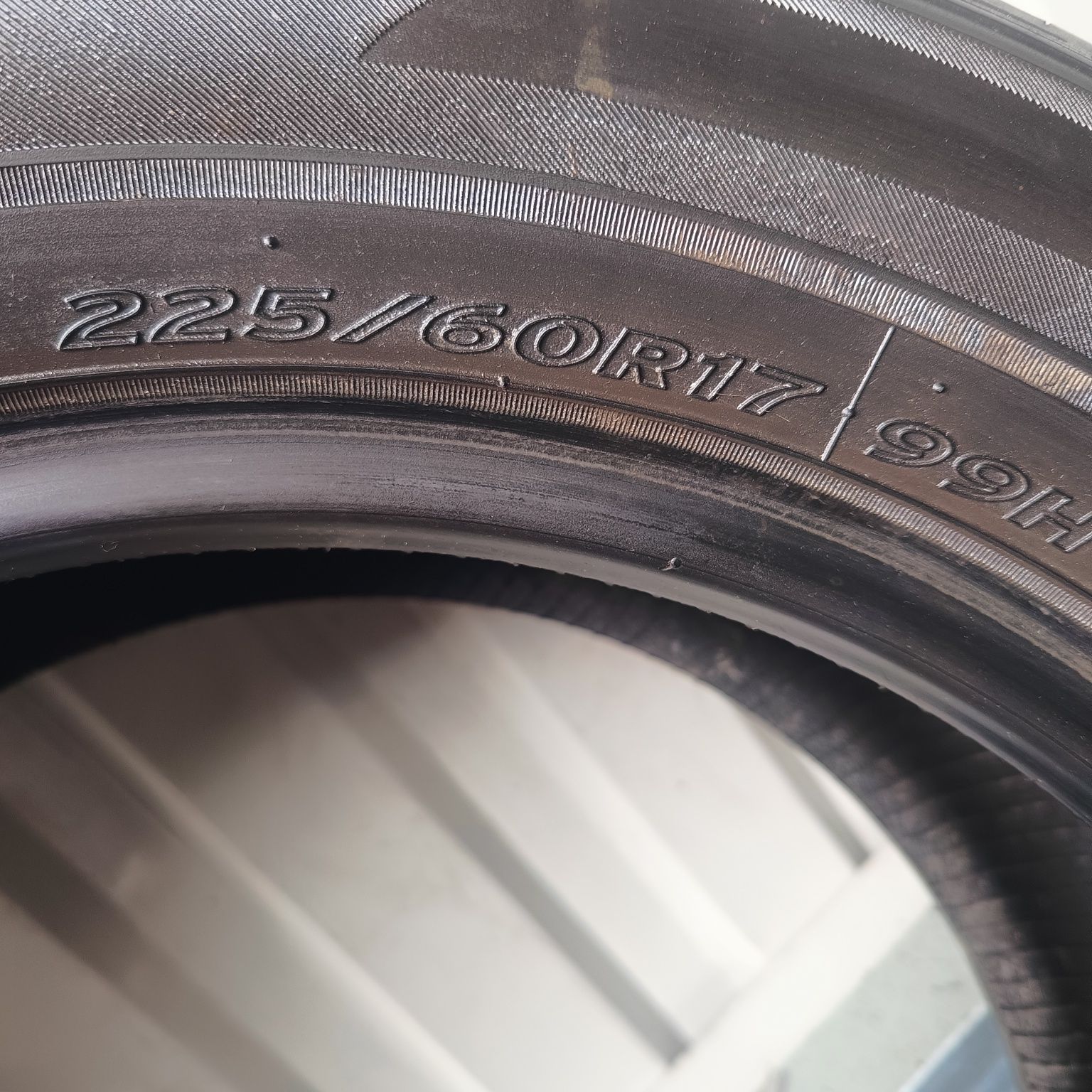 Dwie opony hankook optimo k415 225/60 R17