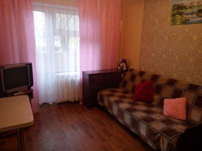 Здам подобово на вул.  Райдужна та Петра Запорожця. Можливо помісячно