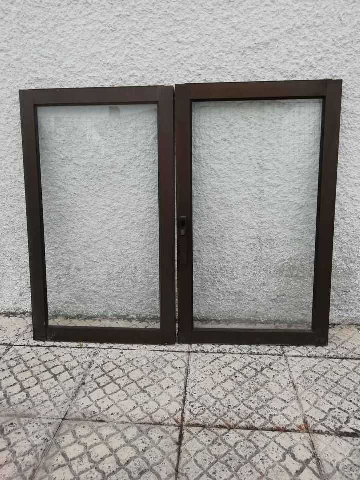 Vendo 2 janelas em alumnio