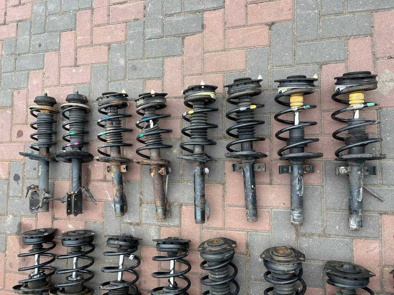Стойка в зборі Renault / Dacia
