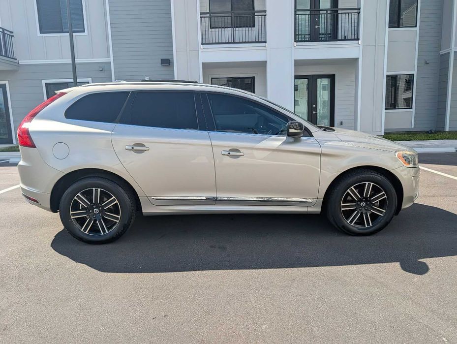 Volvo XC60 T5 Dynamic      2017