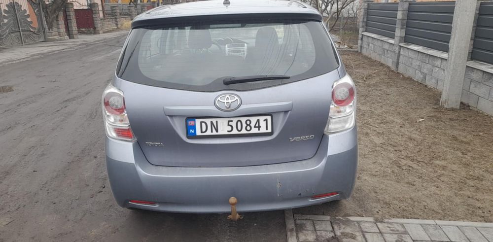 Toyota Corolla verso 2010 7 місць
