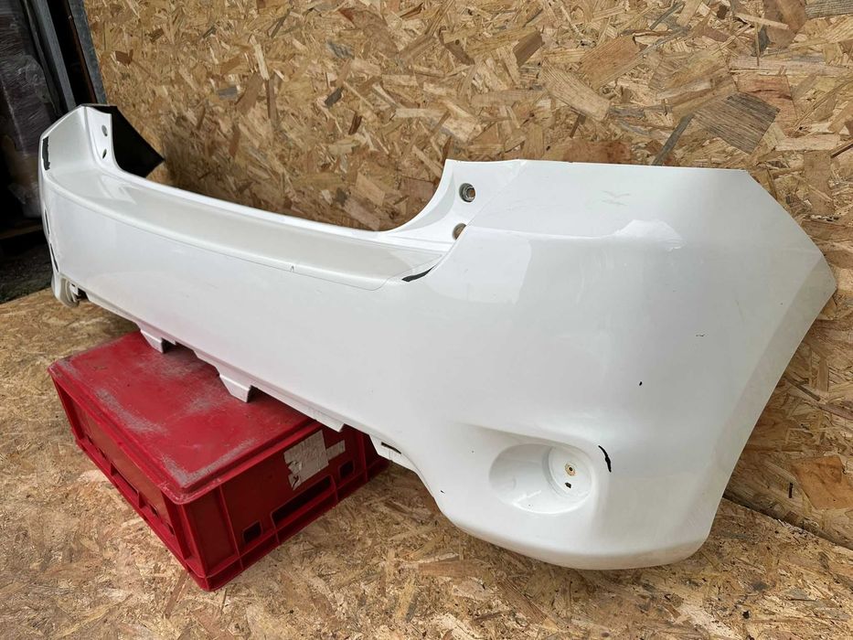 Toyota Auris I 1 lift 09-12 hatchback zderzak tylni tył cały orginał