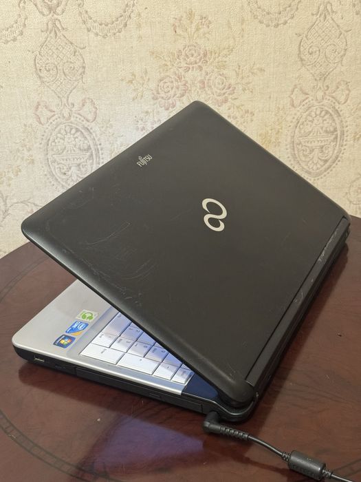 Ноутбук Fujitsu A530 i3 HDD 500GB