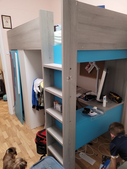 Łóżko dziecięce na antresoli