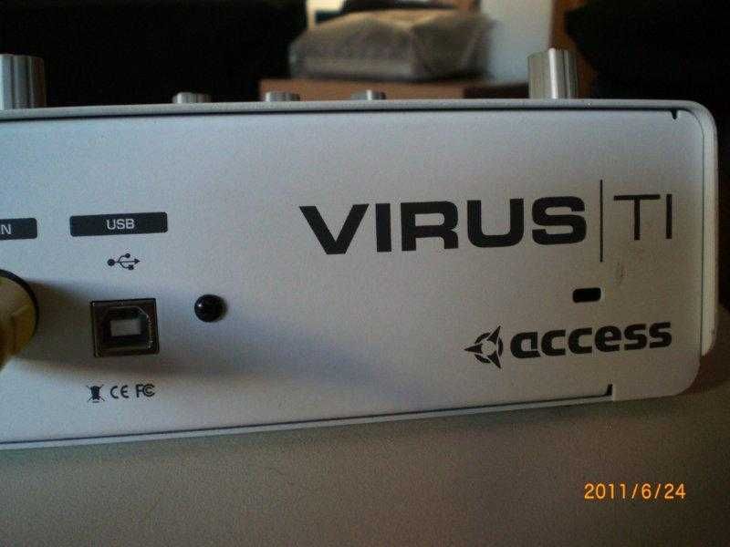 Sintetizador Acess VIRUS TI2 Desktop WhiteOut