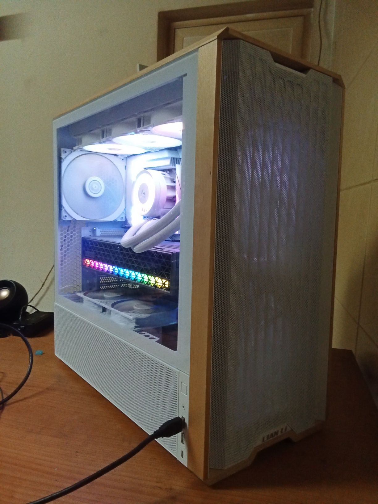 pc gaming high end 4k - ryzen 7 9800X3D - RX 9070 XT - 32GB - 2TB