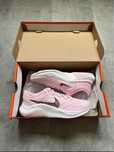 Buty Nike legend Essential 3 NN różowe białe