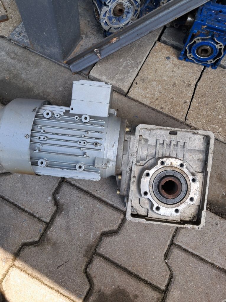 Okazja motoreduktor 0.55kw 56obr