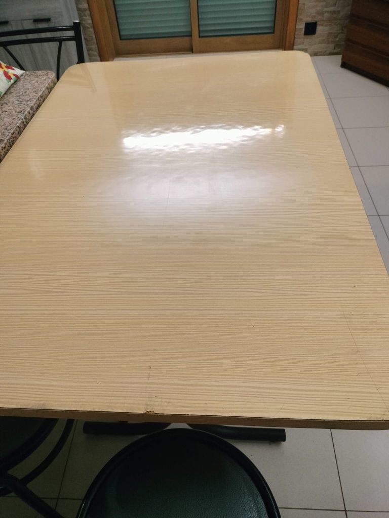 Cadeiras e mesas