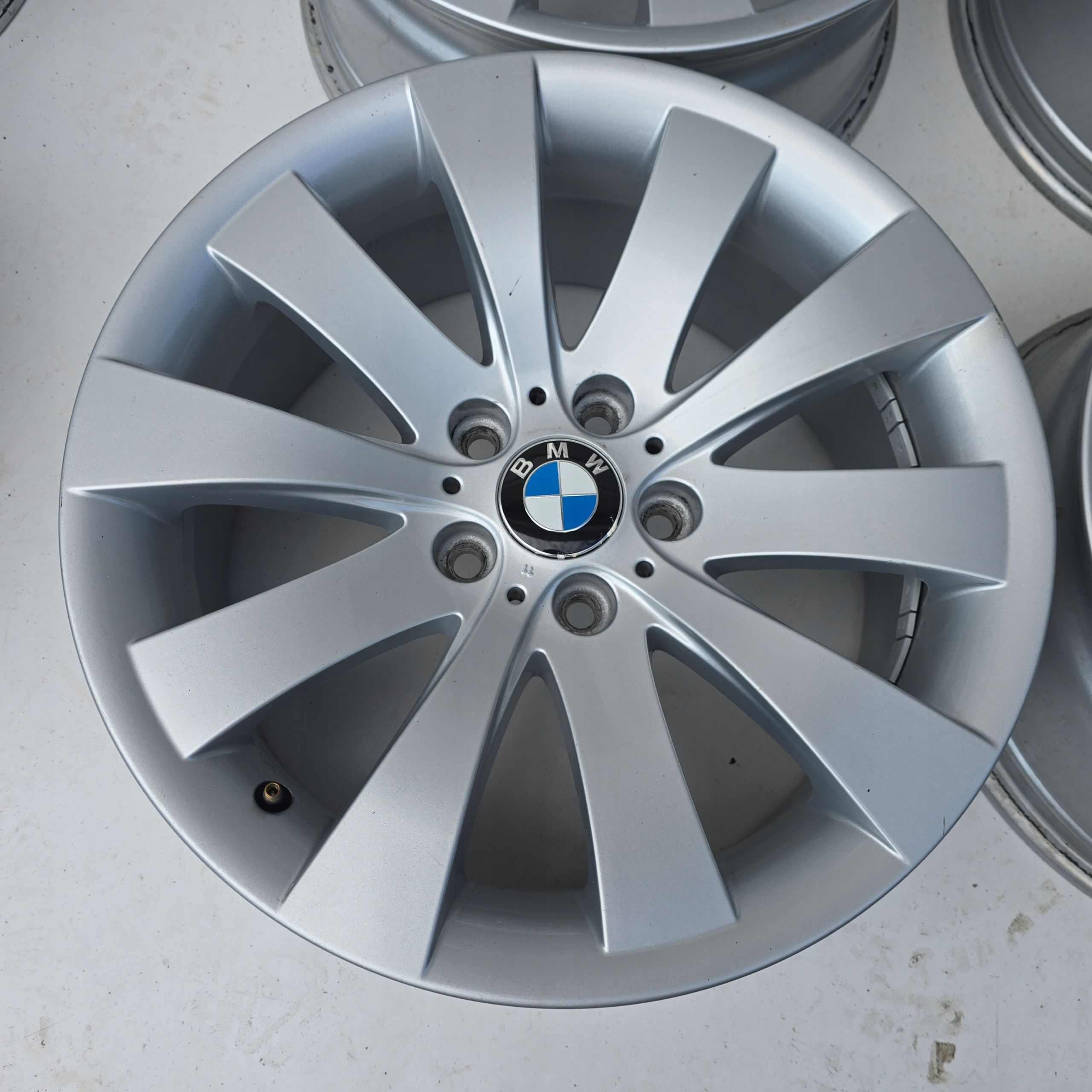 BMW 7 F01 F02 5 F10 F11 X3 F25 X4 F26 5X120 18'' ET30 4X