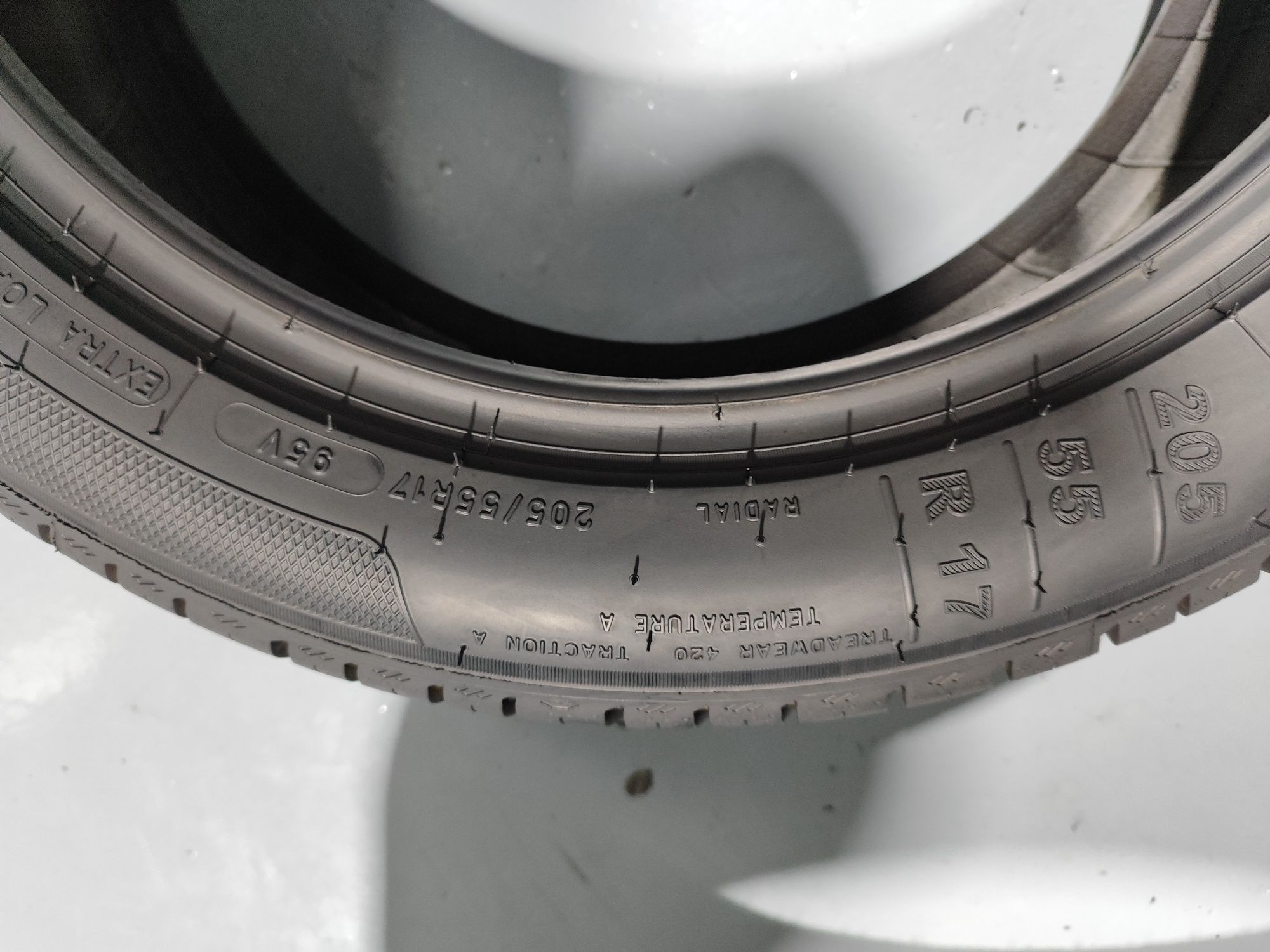 2 pneus semi novos 205-55R17 Kleber - Oferta dos Portes