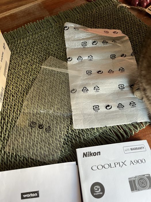 Máquina Fotográfica Nikon CoolPix A900