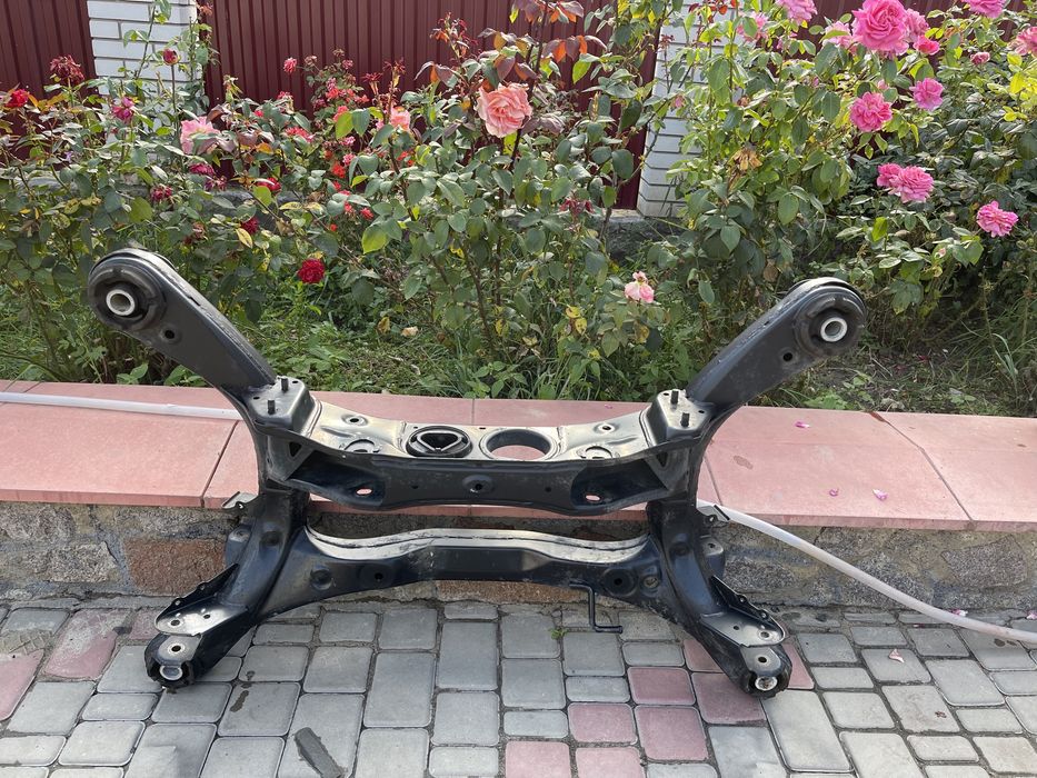 Задний подрамник.лексус RX.,10-15год