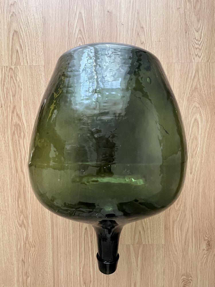 Garrafão antigo em vidro verde – damajuana soprada (ideal decoração)