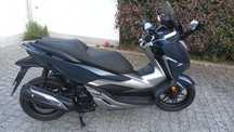 Honda Forza 300 como novo