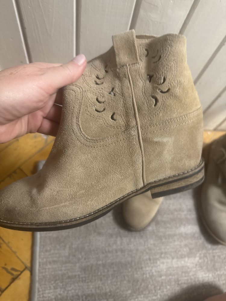 2 pary botkow Carinii i Lasocki