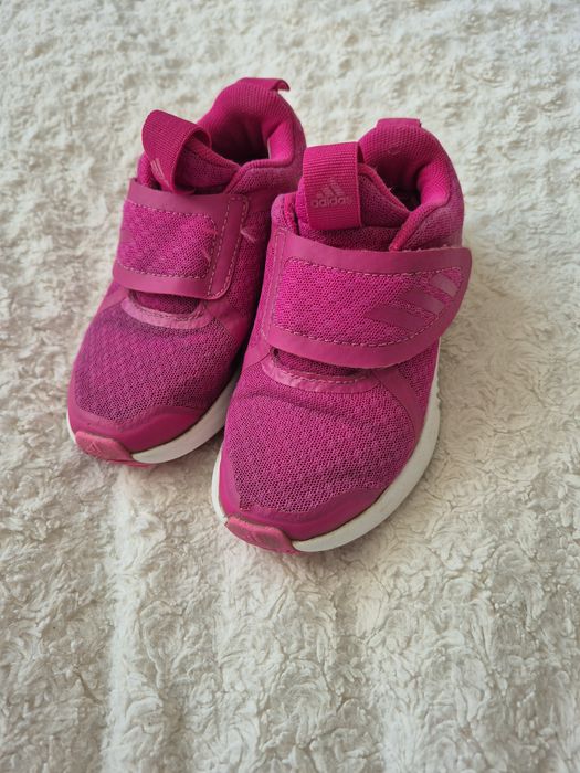 Dziewczęce adidas marki Adidas rozmiar 28 cm.