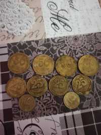 Продам монети 50 копійок 25 копійок і 10 копійок у нормальному стані
