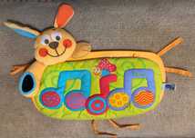 Painel protector de berço ou de cama de grades com música da Chicco®