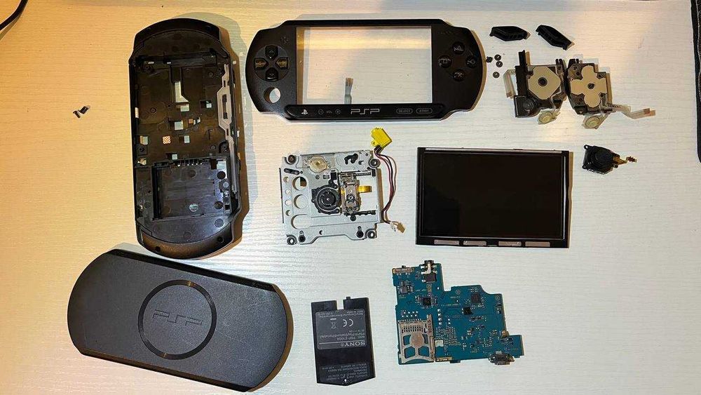 PSP Street e1004 CZĘŚCI