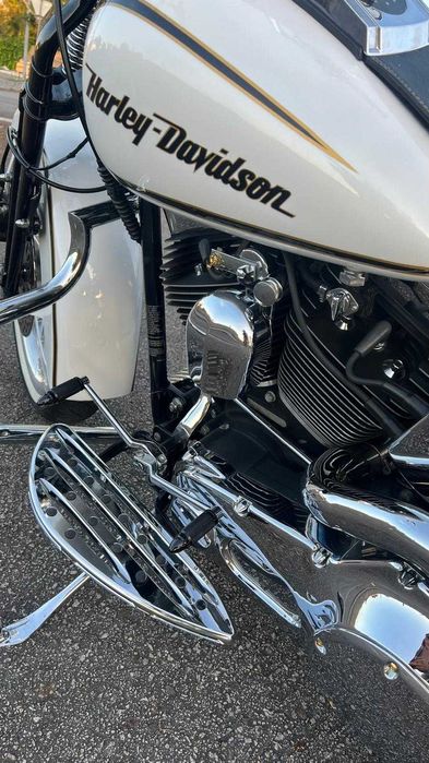 Harley Davidson Softail Springer Chican Style
