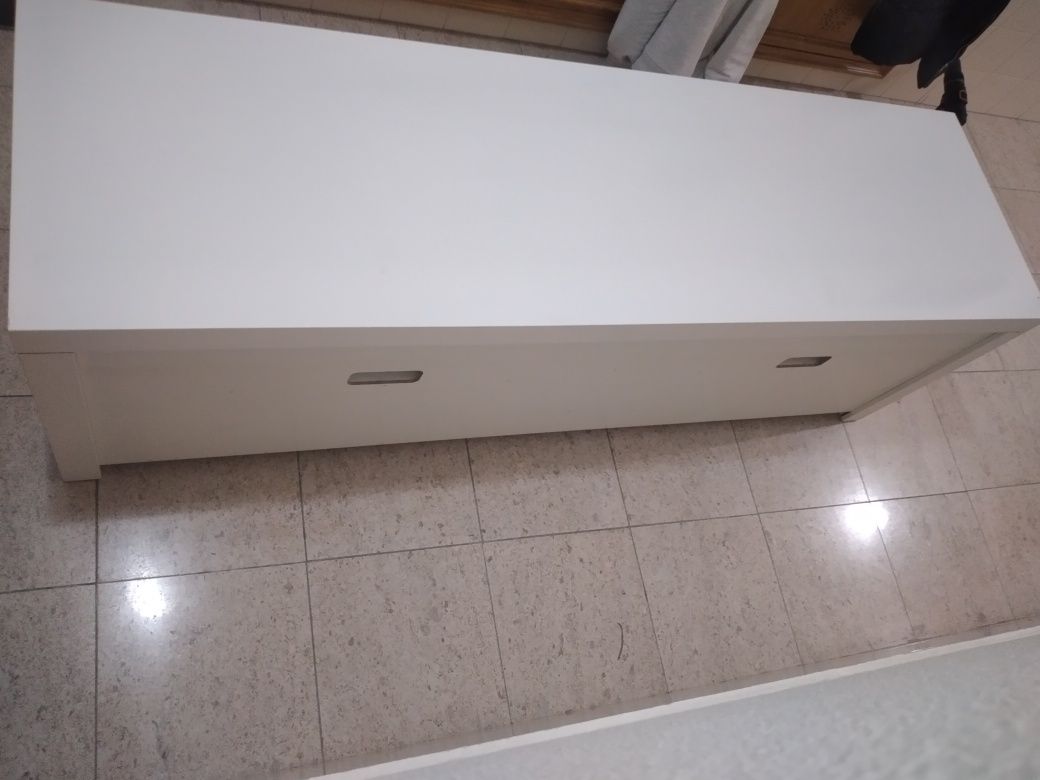 Vende-se Movel  de TV Lacado