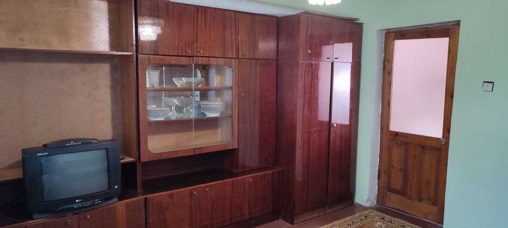 Продам 2-поверховий газифікований будинок з усіма зручностями,торг