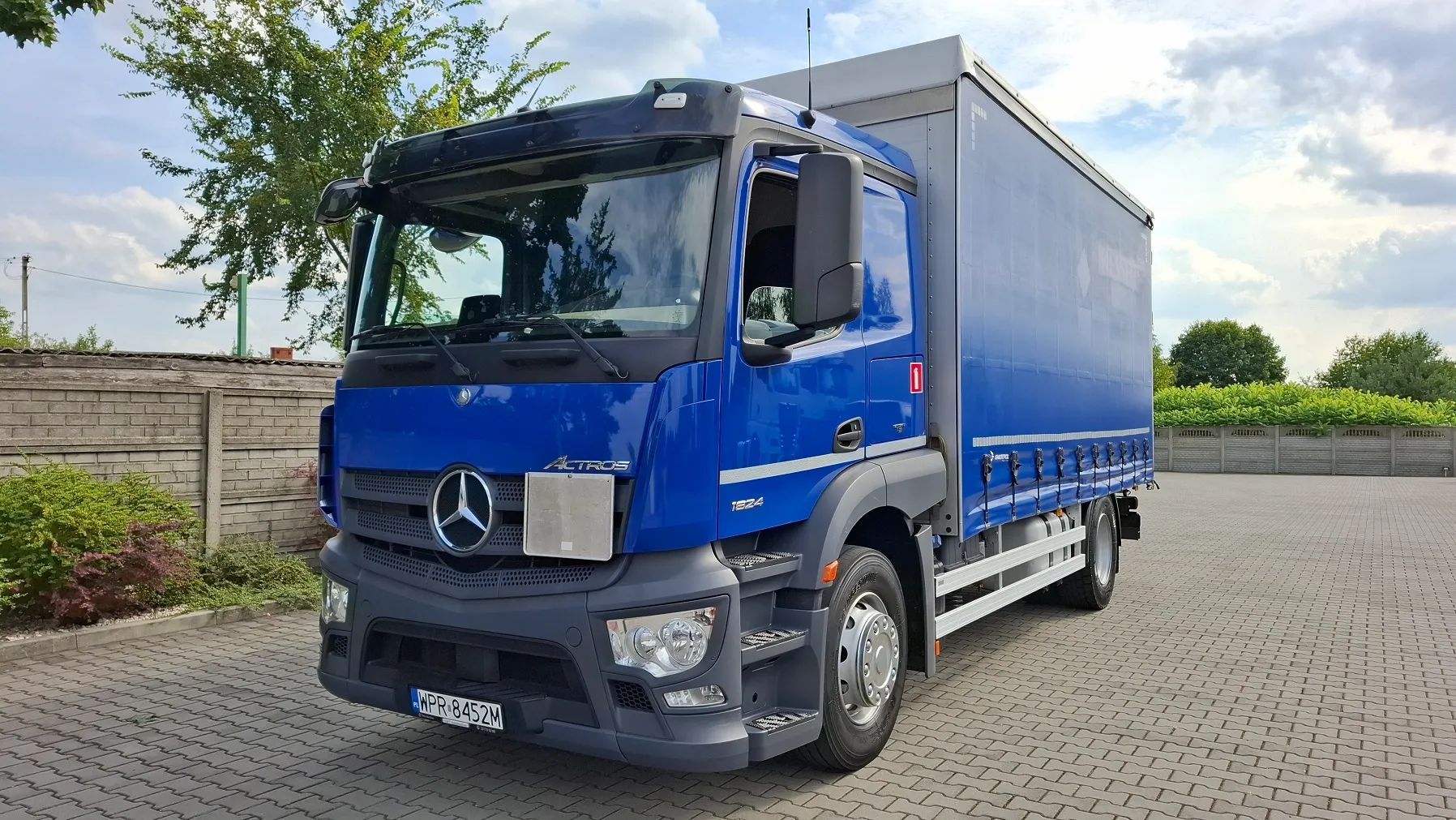 Mercedes-Benz ACTROS 1824 / PEŁNY ADR / RAMA POD ZABUDOWE 5.22 / DMC 18000 / MAŁO UŻYWANY !  Możliwość z zabudową 13 europalet widocznych na zdjęciach