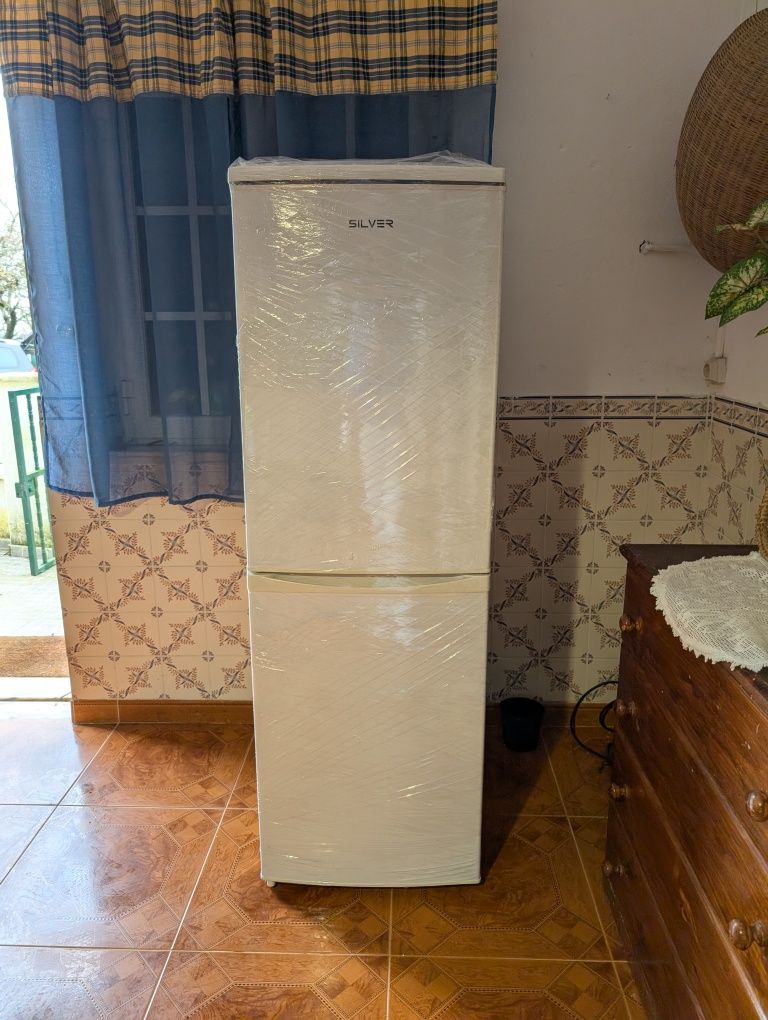 Frigorífico combinado Silver