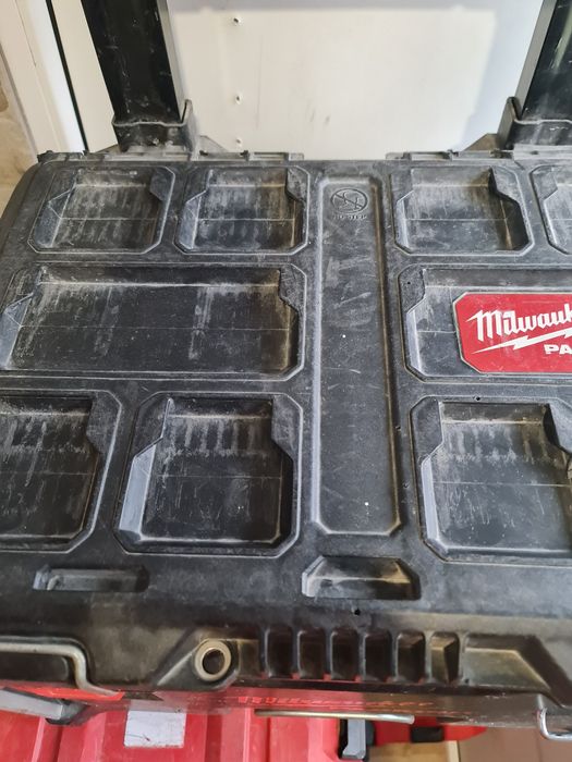 Чемодан-тележка-кейс Milwaukee  PACKOUT