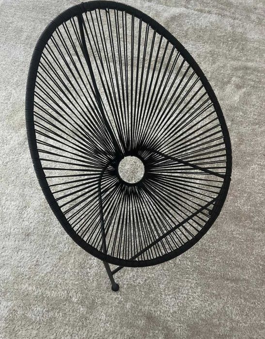 Cadeira preta para exterior ou interior