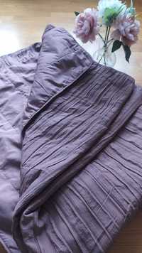 Покривало на ліжко бузкового кольору від Ікеа