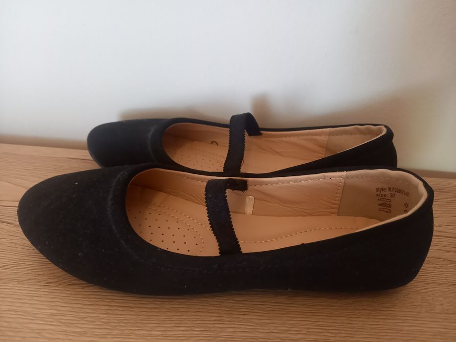 Czarne buty Bassano zamszowe balerinki rozmiar 37 czarne buty baleriny