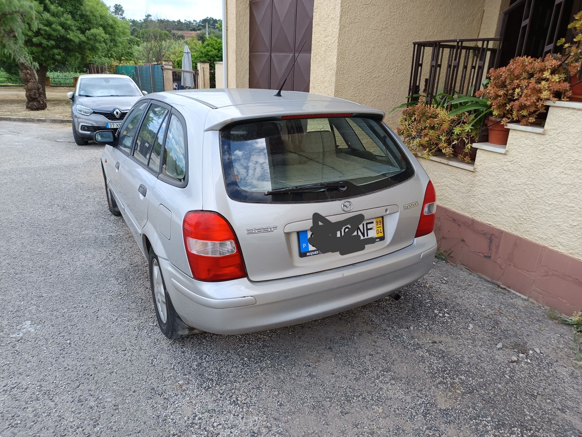 Vendo Mazda 323f a gasolina