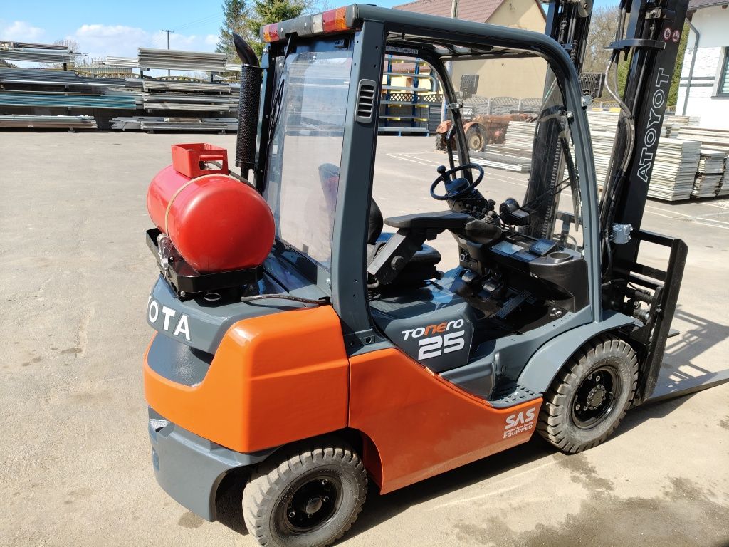 Wózek widłowy Toyota