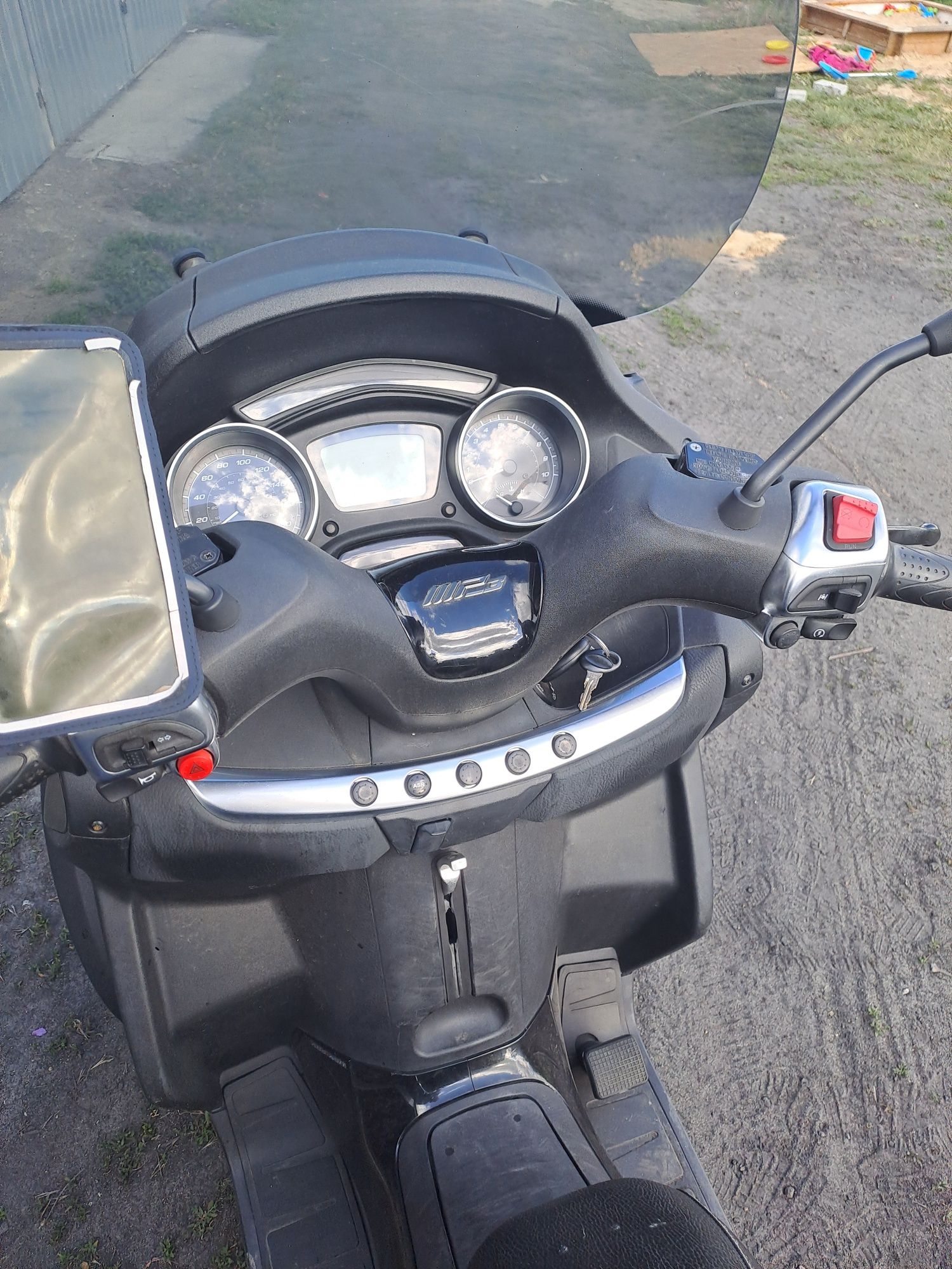 Sprzedam   Piaggio na kat B  mp3 .poj 500 cm homologacjia  L5e