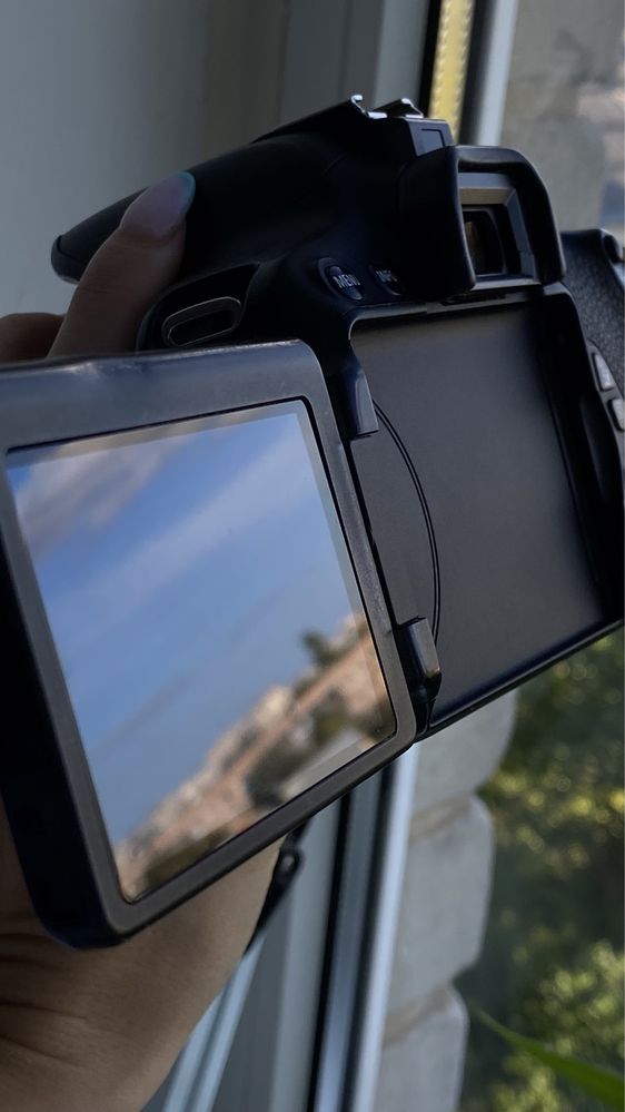 Зеркальна камера 650D+ обьектив 50 mm 1,8