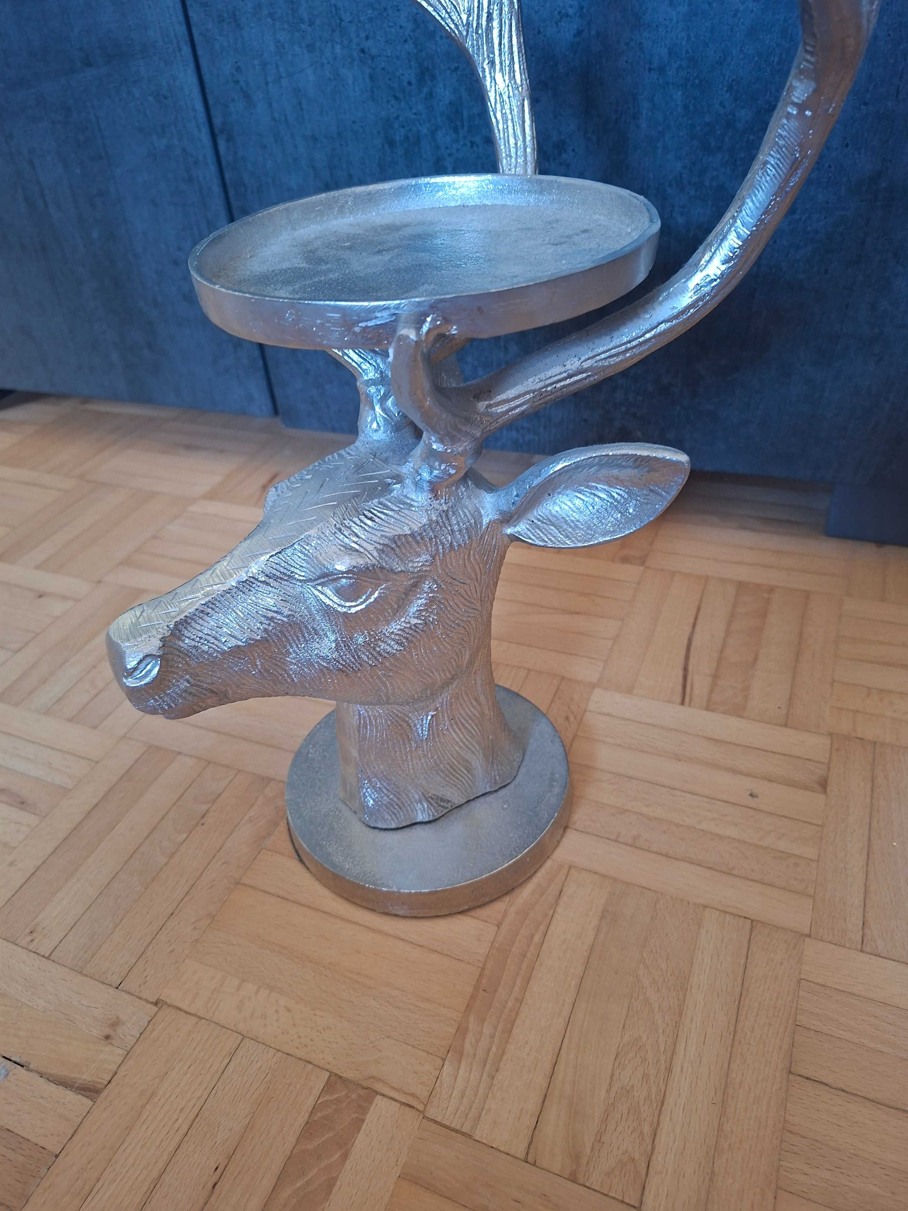 Metalowy świecznik