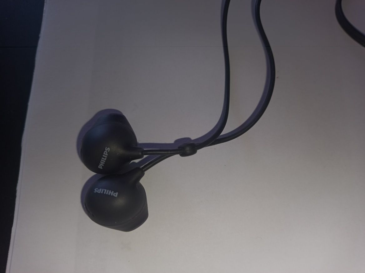 Zestaw słuchawkowy Philips z mikrofonem na kablu