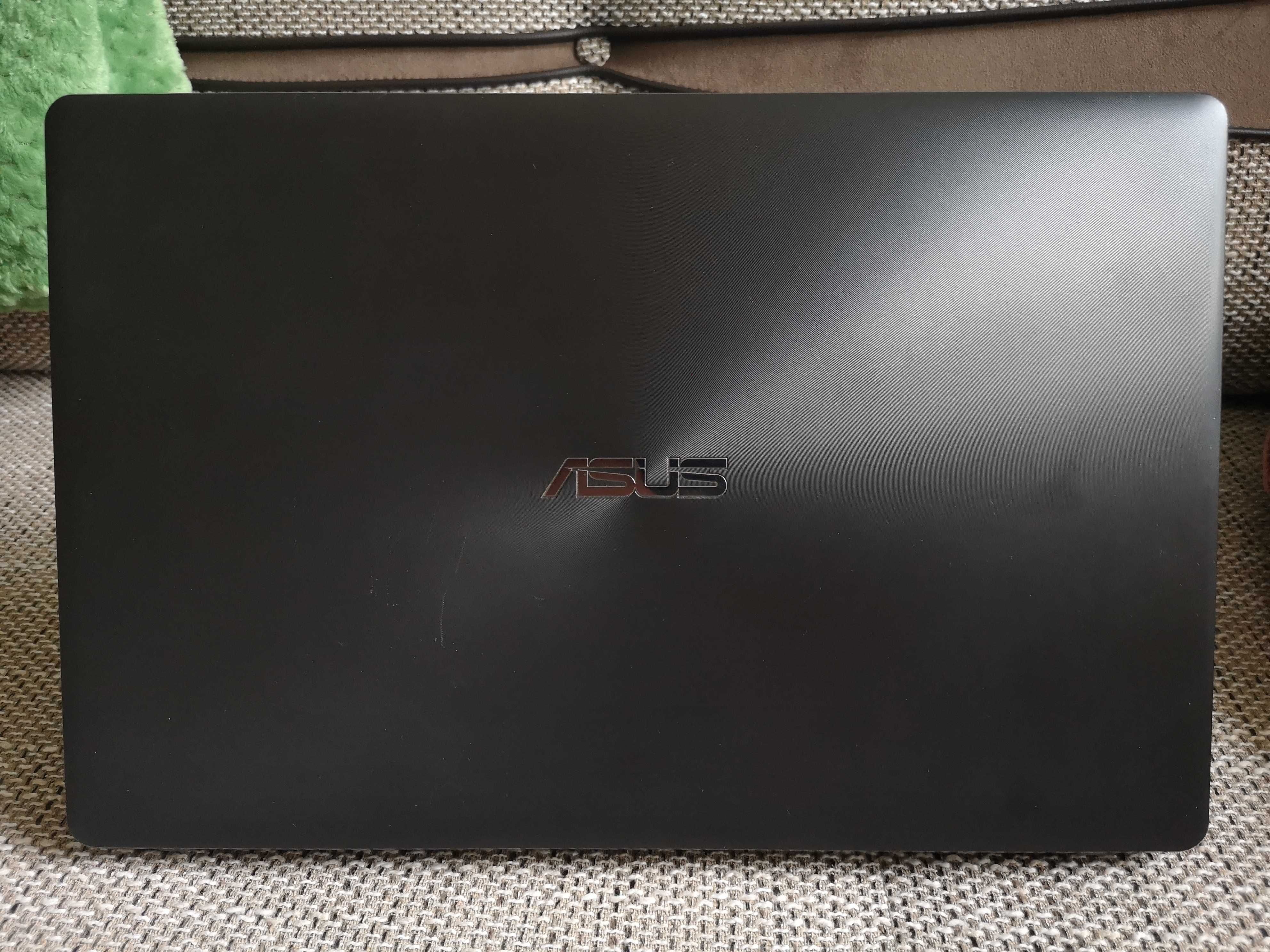 Laptop Asus R510D AMD A8-5550M 4x2,1 GHz 8GB SSD 256GB 15,6" bat. ok