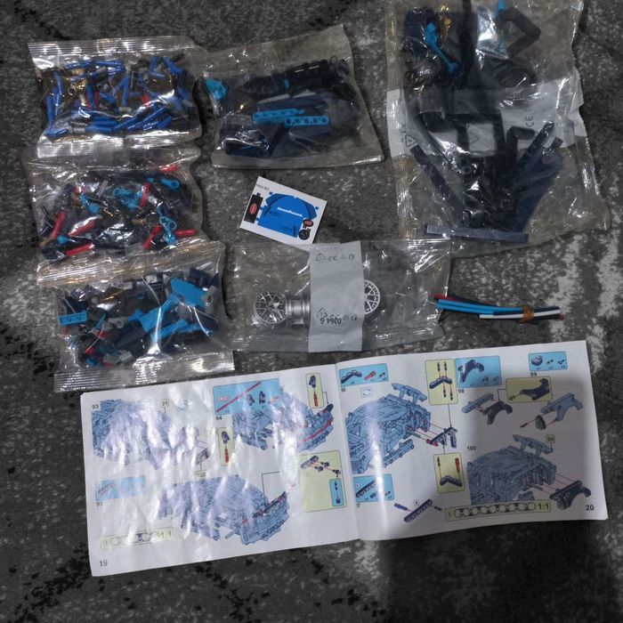 Лего,лего технік,консруктор,машинка у чорно синьому кольорі.