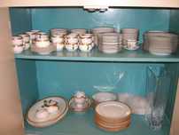 Muitas peças de porcelana alemã fina com guarnição de ouro por Selb