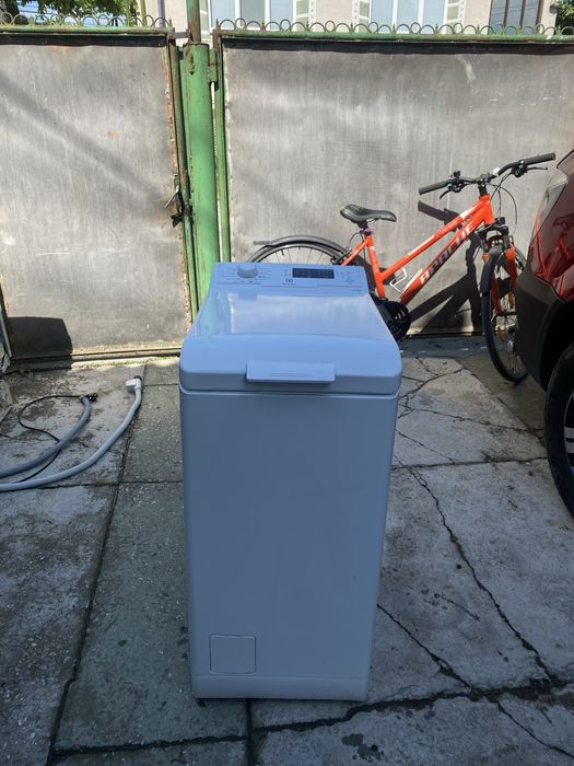 Пральна машина Electrolux 6 кг 1000 об/хв — у хорошому стані