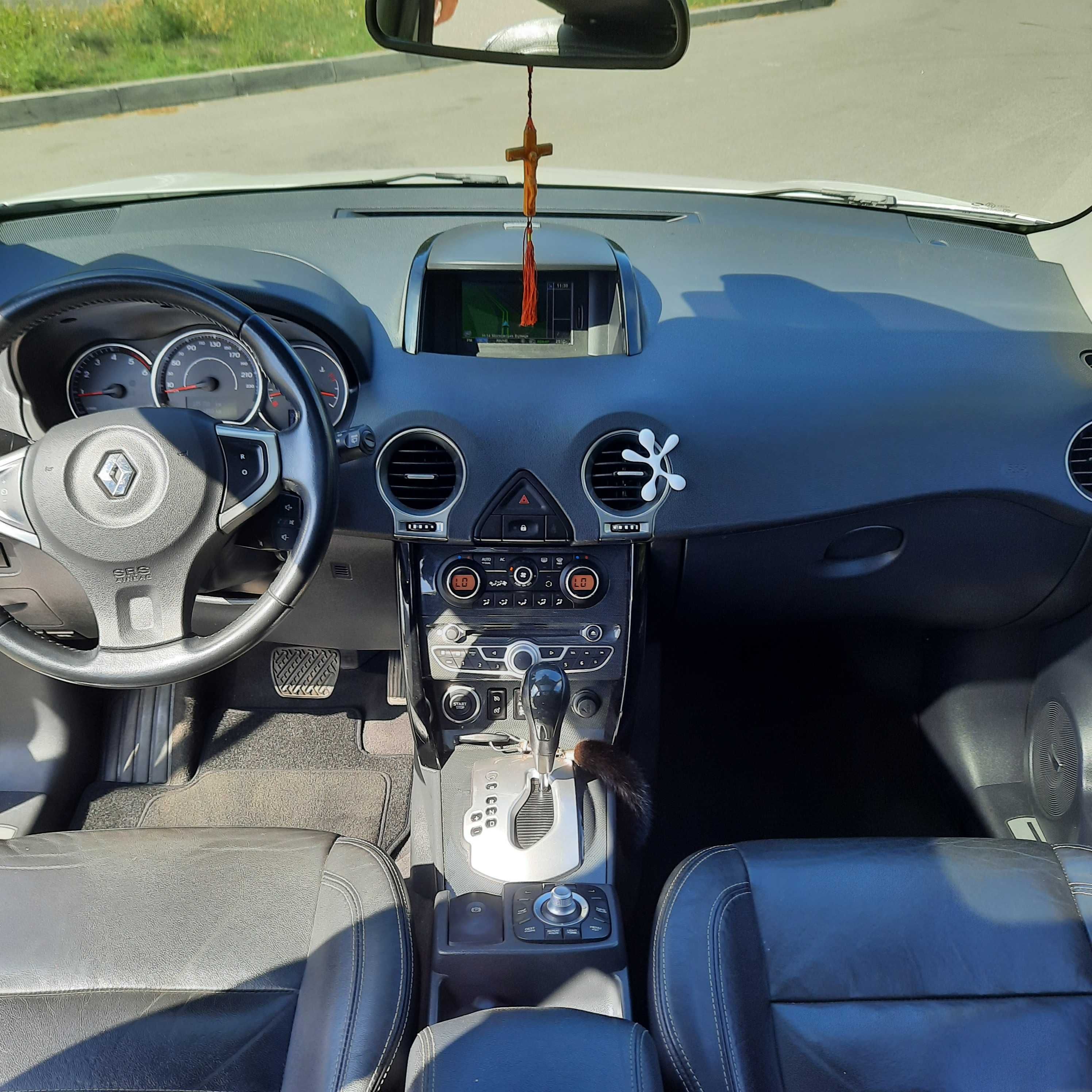 Автомобиль Renault  koleos  4x4 Bose 2012 года