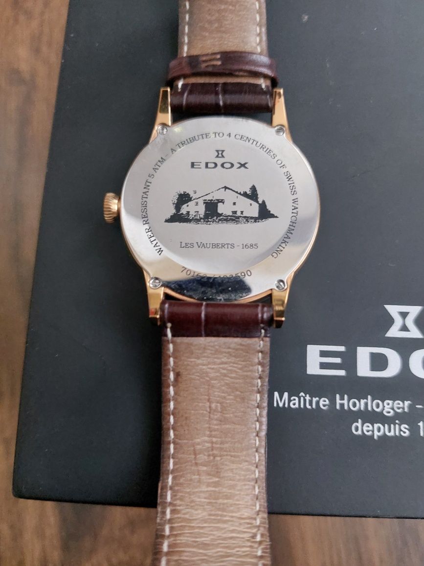 Продам стильные часы Edox