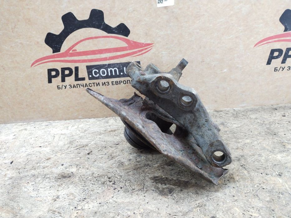 Mercedes C W203 00-07 Поворотный кулак передний левый цапфа ступица